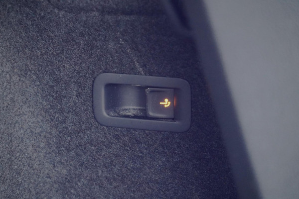 Seat Ateca 1.5 TSI FR Business Intense / Pano / Trekhaak / Navi / ACC / Side-Assist / Elek. Klep