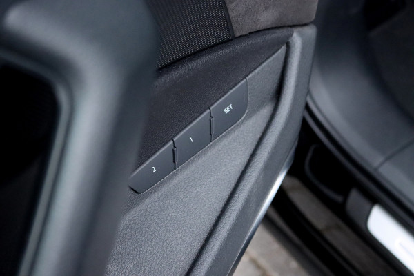 Audi e-tron 55 Quattro advanced Pro Line Plus 95 kWh | Adaptieve Cruise Control | Panoramadak | Bang&Olufsen | Soft-Close | HUD | Interieurvoorverwarming | Hulppakket Tour+Stad | Memory | Matrix LED |