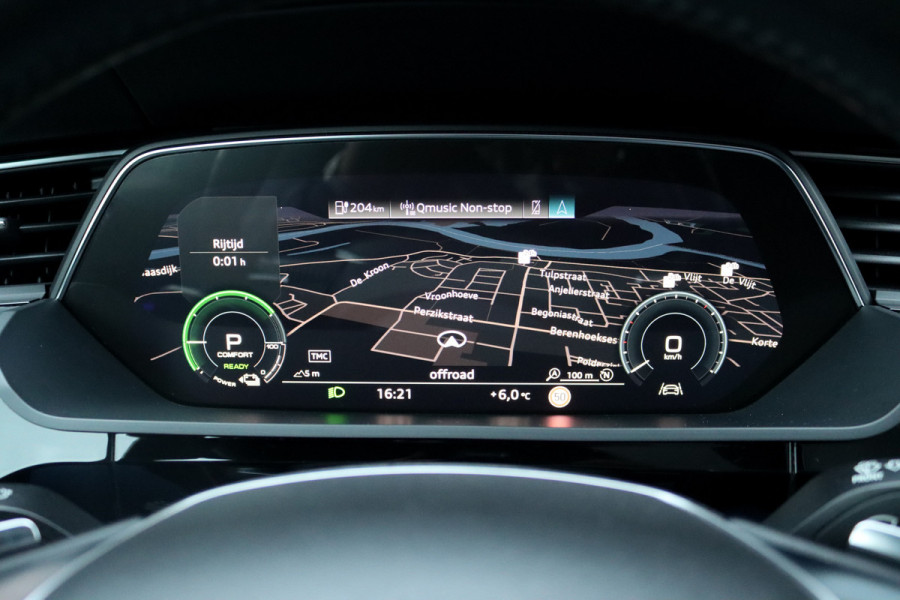 Audi e-tron 55 Quattro advanced Pro Line Plus 95 kWh | Adaptieve Cruise Control | Panoramadak | Bang&Olufsen | Soft-Close | HUD | Interieurvoorverwarming | Hulppakket Tour+Stad | Memory | Matrix LED |