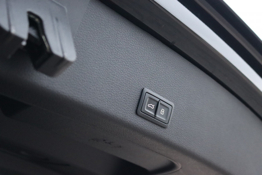 Audi e-tron 55 Quattro advanced Pro Line Plus 95 kWh | Adaptieve Cruise Control | Panoramadak | Bang&Olufsen | Soft-Close | HUD | Interieurvoorverwarming | Hulppakket Tour+Stad | Memory | Matrix LED |