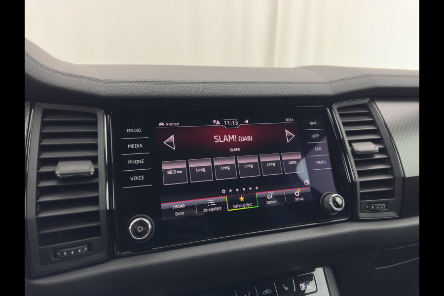 Škoda Kodiaq 1.5 TSI Sportline Business [ 7-Pers. ] (INCL-BTW) Aut. *LEATHER-MICROFIBRE | FULL-LED | ADAPTIVE-CRUISE | MEMORY-PACK | DIGI-COCKPIT | NAVI-FULLMAP | CAMERA | DAB+ | AMBIENT-LIGHT | KEYLESS | CARPLAY | PRIVACY-GLASS| TOWBAR | 20''