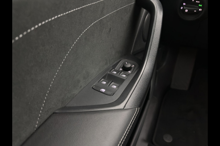 Škoda Kodiaq 1.5 TSI Sportline Business [ 7-Pers. ] (INCL-BTW) Aut. *LEATHER-MICROFIBRE | FULL-LED | ADAPTIVE-CRUISE | MEMORY-PACK | DIGI-COCKPIT | NAVI-FULLMAP | CAMERA | DAB+ | AMBIENT-LIGHT | KEYLESS | CARPLAY | PRIVACY-GLASS| TOWBAR | 20''