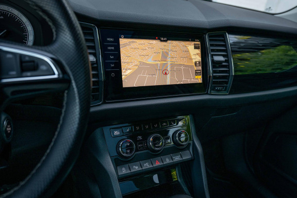 Škoda Kodiaq 1.5 TSI Style Business Pano Leder Trekhaak VOL