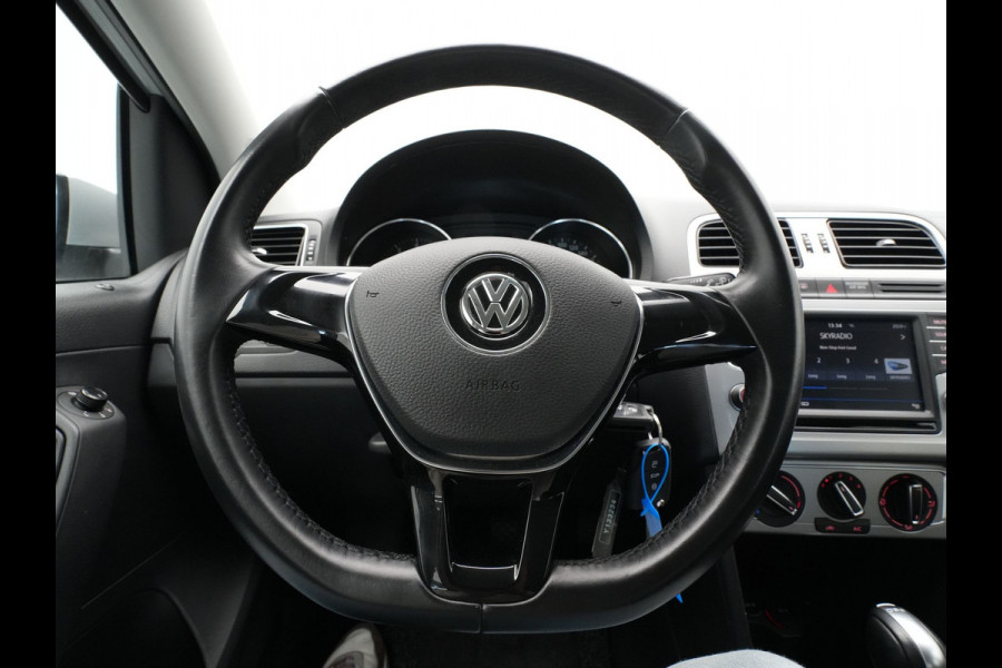 Volkswagen Polo 1.0 TSI DSG automaat Edition Trekhaak Navi via App Cruise Lm velgen Argon