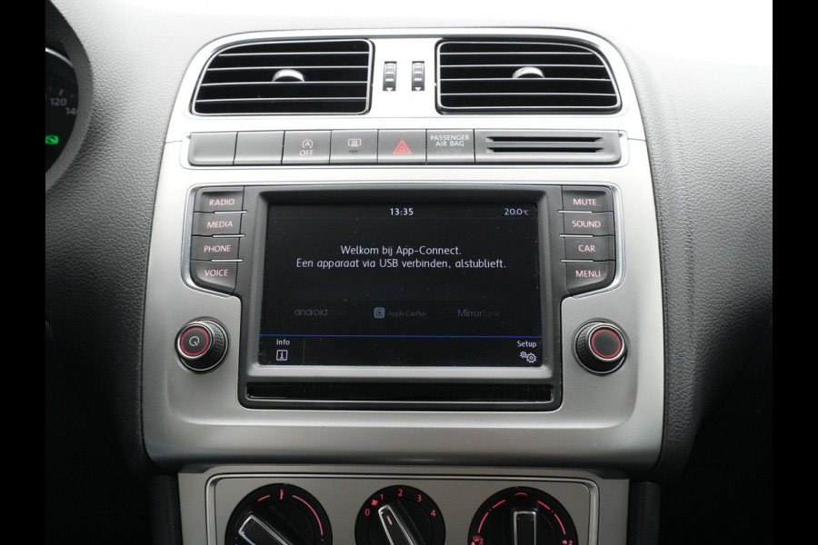 Volkswagen Polo 1.0 TSI DSG automaat Edition Trekhaak Navi via App Cruise Lm velgen Argon