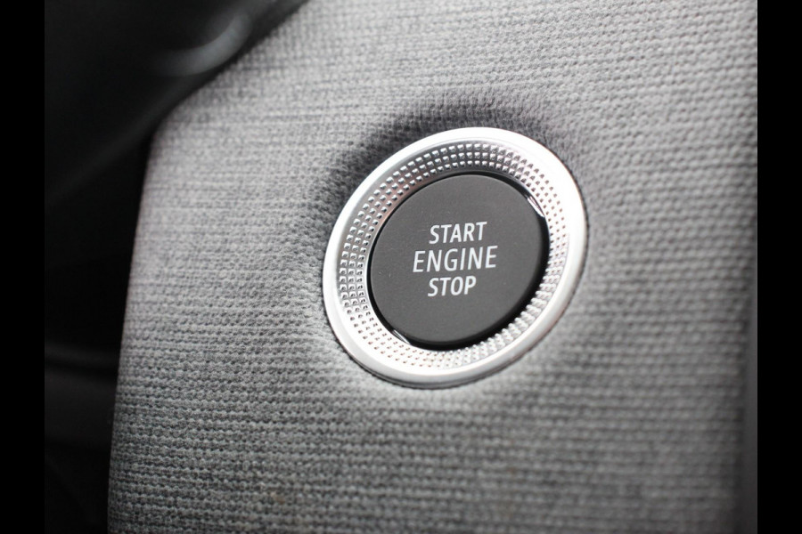 Mitsubishi Colt 1.6 HEV Automaat Intense DEMO Navigatie d.m.v. Apple Carplay/Android Auto Camera Climate Control Cruise Control Lichtmetalen velgen Extra Getint Glas Digitale Cockpit