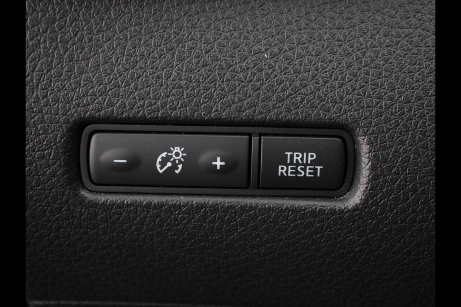 Nissan X-Trail 1.6 DIG-T Tekna Climate control | Cruise control | Panorama dak | LED | Navigatie | Stoelverwarming | Trekhaak | Parkeersensoren | Achteruitrijcamera
