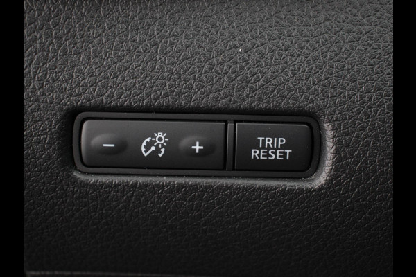 Nissan X-Trail 1.6 DIG-T Tekna Climate control | Cruise control | Panorama dak | LED | Navigatie | Stoelverwarming | Trekhaak | Parkeersensoren | Achteruitrijcamera