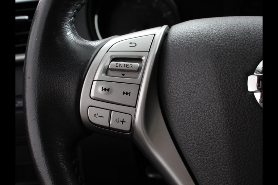 Nissan X-Trail 1.6 DIG-T Tekna Climate control | Cruise control | Panorama dak | LED | Navigatie | Stoelverwarming | Trekhaak | Parkeersensoren | Achteruitrijcamera