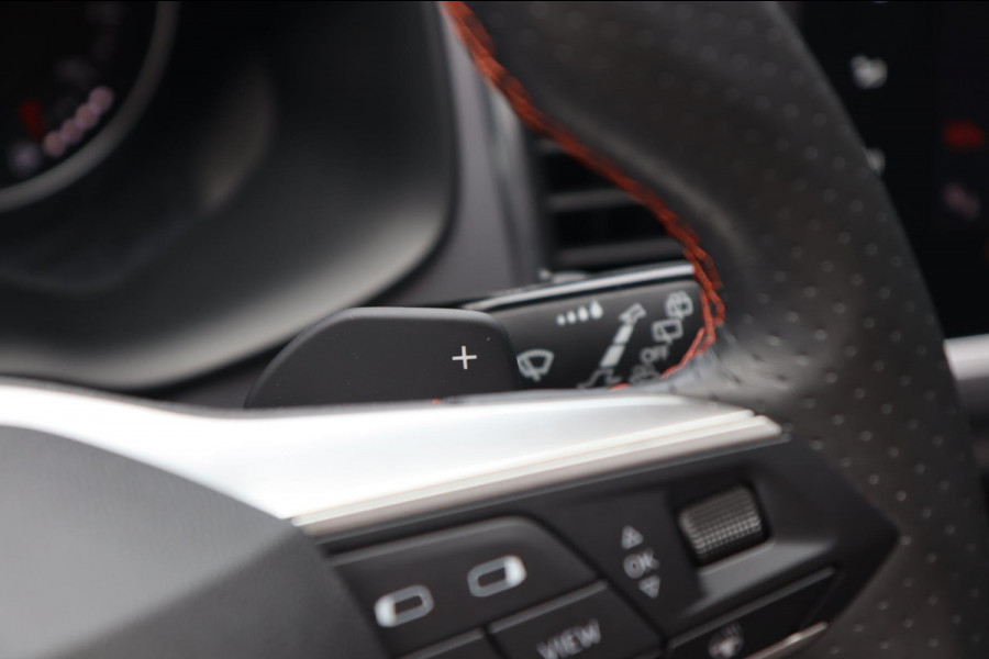 Seat Ateca 1.5 TSI FR / PANODAK / KEYLESS / ACC / CAMERA / CARPLAY