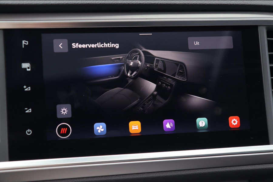 Seat Ateca 1.5 TSI FR / PANODAK / KEYLESS / ACC / CAMERA / CARPLAY