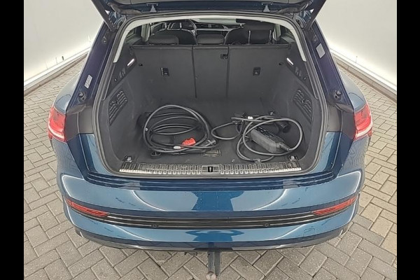 Audi e-tron 55 quattro Business edition 95 kWh | Trekhaak | Navi | Memory |