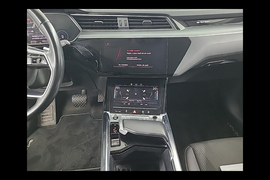 Audi e-tron 55 quattro Business edition 95 kWh | Trekhaak | Navi | Memory |