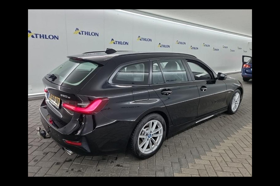 BMW 3 Serie Touring 320e Aut. Business Ed. | Trekhaak | BMW Laser | Leder |