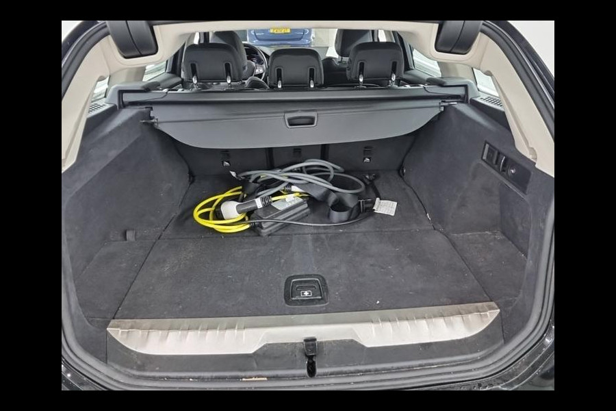 BMW 3 Serie Touring 320e Aut. Business Ed. | Trekhaak | BMW Laser | Leder |