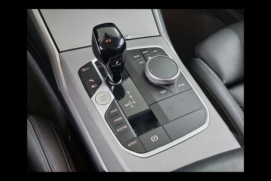BMW 3 Serie Touring 320e Aut. Business Ed. | Trekhaak | BMW Laser | Leder |