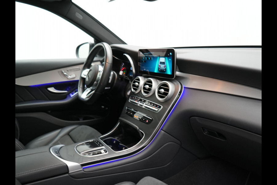 Mercedes-Benz GLC 300e 4MATIC AMG 320pk PHEV | Trekhaak Af Fabriek | Panodak | Adaptive Cruise | Camera | Alcantara Sportstoelen Memory & Verwarmd | Sfeerverlichting | Apple Carplay | Blis | Navigatie | DAB |
