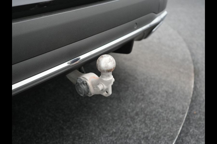 Mercedes-Benz GLC 300e 4MATIC AMG 320pk PHEV | Trekhaak Af Fabriek | Panodak | Adaptive Cruise | Camera | Alcantara Sportstoelen Memory & Verwarmd | Sfeerverlichting | Apple Carplay | Blis | Navigatie | DAB |