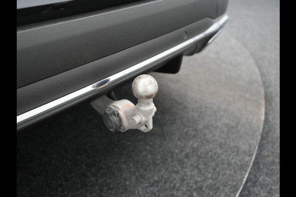 Mercedes-Benz GLC 300e 4MATIC AMG 320pk PHEV | Trekhaak Af Fabriek | Panodak | Adaptive Cruise | Camera | Alcantara Sportstoelen Memory & Verwarmd | Sfeerverlichting | Apple Carplay | Blis | Navigatie | DAB |