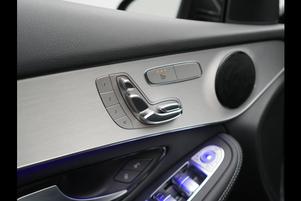 Mercedes-Benz GLC 300e 4MATIC AMG 320pk PHEV | Trekhaak Af Fabriek | Panodak | Adaptive Cruise | Camera | Alcantara Sportstoelen Memory & Verwarmd | Sfeerverlichting | Apple Carplay | Blis | Navigatie | DAB |