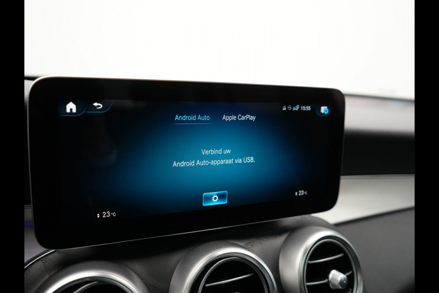 Mercedes-Benz GLC 300e 4MATIC AMG 320pk PHEV | Trekhaak Af Fabriek | Panodak | Adaptive Cruise | Camera | Alcantara Sportstoelen Memory & Verwarmd | Sfeerverlichting | Apple Carplay | Blis | Navigatie | DAB |