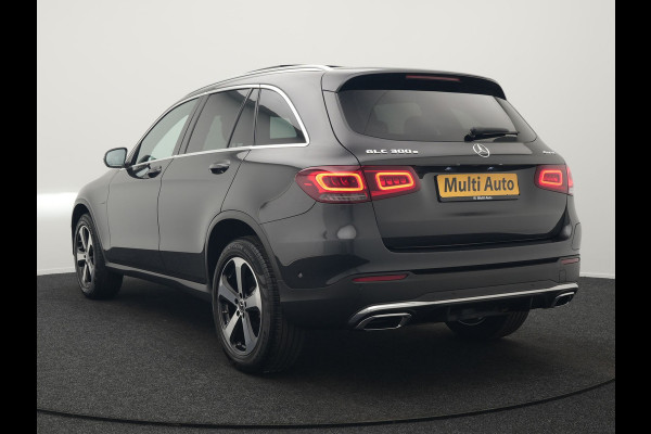 Mercedes-Benz GLC 300e 4MATIC AMG 320pk PHEV | Trekhaak Af Fabriek | Panodak | Adaptive Cruise | Camera | Alcantara Sportstoelen Memory & Verwarmd | Sfeerverlichting | Apple Carplay | Blis | Navigatie | DAB |
