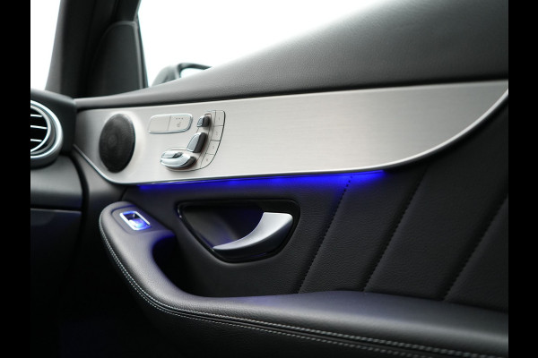 Mercedes-Benz GLC 300e 4MATIC AMG 320pk PHEV | Trekhaak Af Fabriek | Panodak | Adaptive Cruise | Camera | Alcantara Sportstoelen Memory & Verwarmd | Sfeerverlichting | Apple Carplay | Blis | Navigatie | DAB |