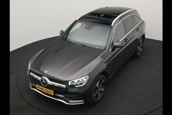 Mercedes-Benz GLC 300e 4MATIC AMG 320pk PHEV | Trekhaak Af Fabriek | Panodak | Adaptive Cruise | Camera | Alcantara Sportstoelen Memory & Verwarmd | Sfeerverlichting | Apple Carplay | Blis | Navigatie | DAB |