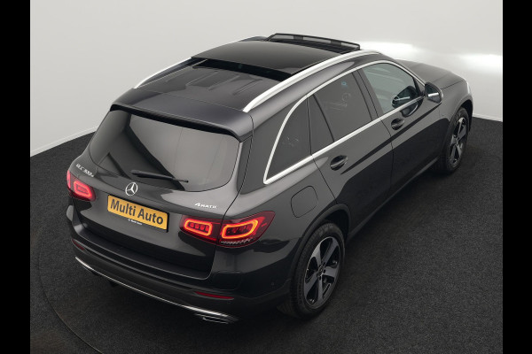 Mercedes-Benz GLC 300e 4MATIC AMG 320pk PHEV | Trekhaak Af Fabriek | Panodak | Adaptive Cruise | Camera | Alcantara Sportstoelen Memory & Verwarmd | Sfeerverlichting | Apple Carplay | Blis | Navigatie | DAB |