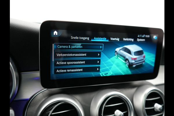 Mercedes-Benz GLC 300e 4MATIC AMG 320pk PHEV | Trekhaak Af Fabriek | Panodak | Adaptive Cruise | Camera | Alcantara Sportstoelen Memory & Verwarmd | Sfeerverlichting | Apple Carplay | Blis | Navigatie | DAB |