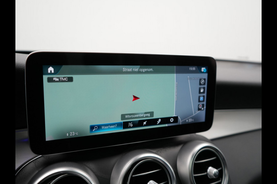 Mercedes-Benz GLC 300e 4MATIC AMG 320pk PHEV | Trekhaak Af Fabriek | Panodak | Adaptive Cruise | Camera | Alcantara Sportstoelen Memory & Verwarmd | Sfeerverlichting | Apple Carplay | Blis | Navigatie | DAB |