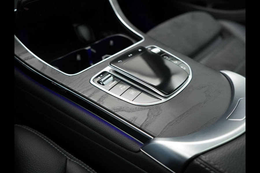 Mercedes-Benz GLC 300e 4MATIC AMG 320pk PHEV | Trekhaak Af Fabriek | Panodak | Adaptive Cruise | Camera | Alcantara Sportstoelen Memory & Verwarmd | Sfeerverlichting | Apple Carplay | Blis | Navigatie | DAB |