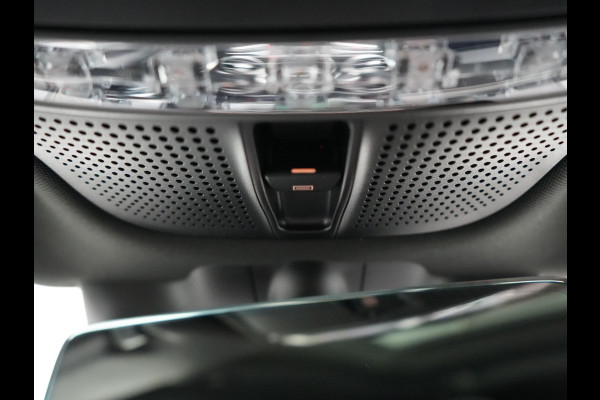 Mercedes-Benz GLC 300e 4MATIC AMG 320pk PHEV | Trekhaak Af Fabriek | Panodak | Adaptive Cruise | Camera | Alcantara Sportstoelen Memory & Verwarmd | Sfeerverlichting | Apple Carplay | Blis | Navigatie | DAB |