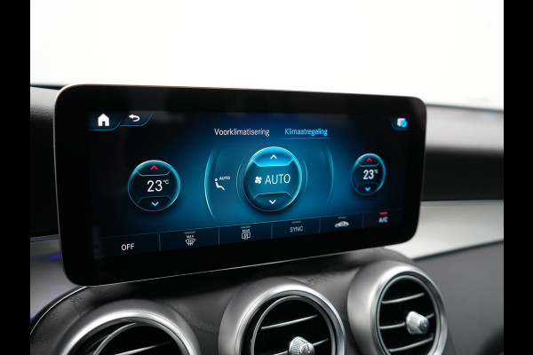 Mercedes-Benz GLC 300e 4MATIC AMG 320pk PHEV | Trekhaak Af Fabriek | Panodak | Adaptive Cruise | Camera | Alcantara Sportstoelen Memory & Verwarmd | Sfeerverlichting | Apple Carplay | Blis | Navigatie | DAB |