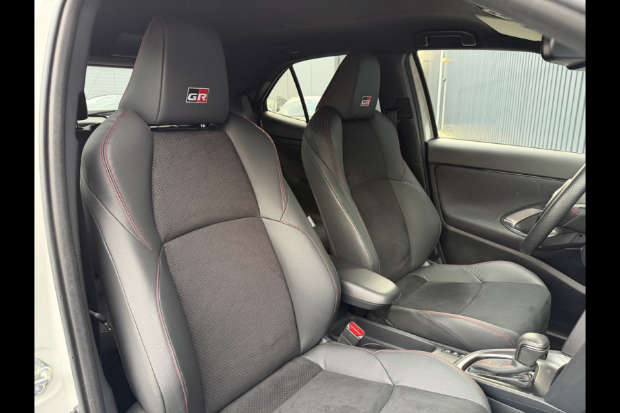 Toyota Yaris Cross 1.5 Hybrid GR Sport | JBL | 360 camera | Elektr. achterklep | Rijklaar!!