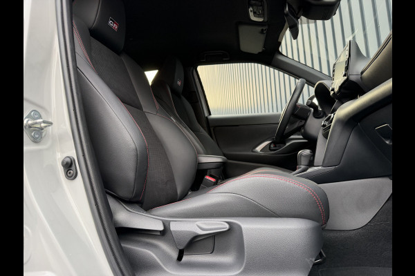 Toyota Yaris Cross 1.5 Hybrid GR Sport | JBL | 360 camera | Elektr. achterklep | Rijklaar!!