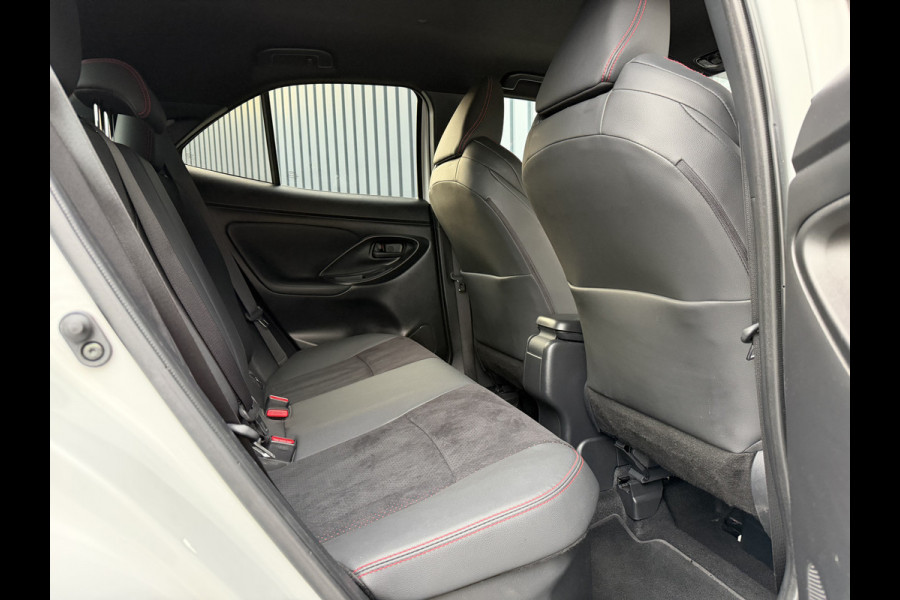 Toyota Yaris Cross 1.5 Hybrid GR Sport | JBL | 360 camera | Elektr. achterklep | Rijklaar!!