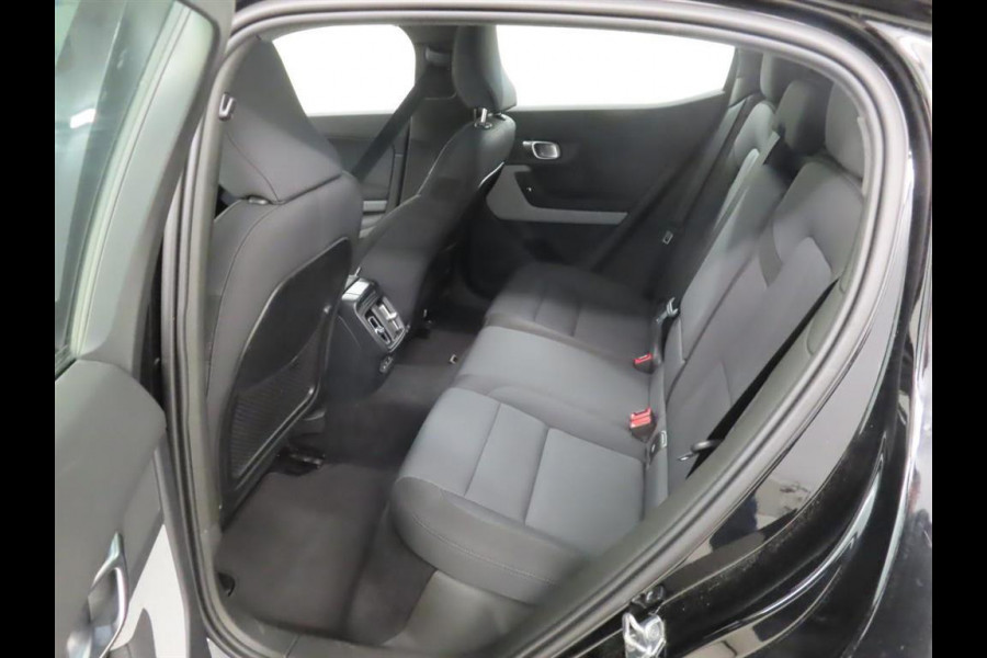 Polestar 2 Long Range Dual Motor AWD Pilot Plus | Trekhaak | Panorama | 360 Camera | Harman Kardon |