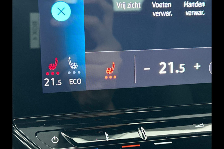Volkswagen ID.4 Life 77 kWh Auto. Navigatie Apple Carplay/Android Auto Adaptive Cruise Control Parkeersensoren Stoel- en stuurverwarming Full Led Climate Control Lichtmetalen velgen