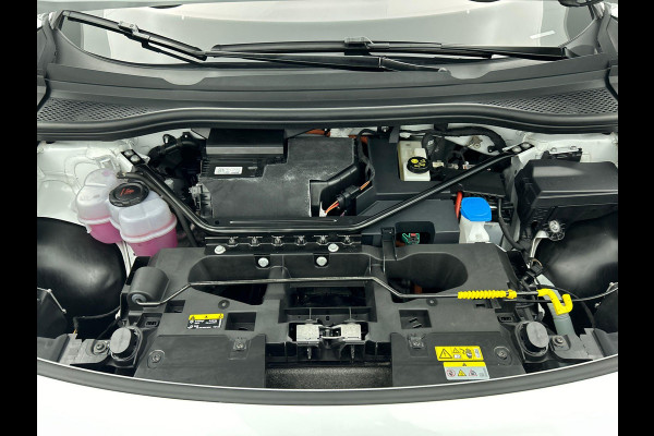 Volkswagen ID.4 Life 77 kWh Auto. Navigatie Apple Carplay/Android Auto Adaptive Cruise Control Parkeersensoren Stoel- en stuurverwarming Full Led Climate Control Lichtmetalen velgen