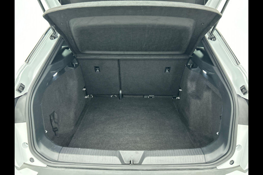 Volkswagen ID.4 Life 77 kWh Auto. Navigatie Apple Carplay/Android Auto Adaptive Cruise Control Parkeersensoren Stoel- en stuurverwarming Full Led Climate Control Lichtmetalen velgen