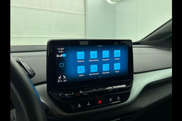 Volkswagen ID.4 Life 77 kWh Auto. Navigatie Apple Carplay/Android Auto Adaptive Cruise Control Parkeersensoren Stoel- en stuurverwarming Full Led Climate Control Lichtmetalen velgen
