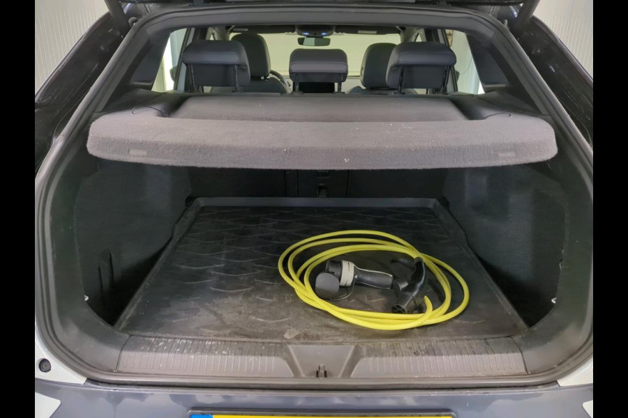 Volkswagen ID.4 First Max 77 kWh | Panorama | IQ-Light | 360 Camera |