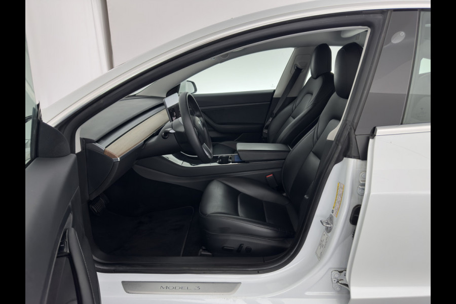 Tesla Model 3 Standard RWD Plus 60 kWh {SOH-99%} [ 3-Fase ] (INCL-BTW) Aut. *PANO | AUTO-PILOT | LUXURY-LEATHER | KEYLESS | FULL-LED | MEMORY-PACK | SURROUND-VIEW | DAB | CARPLAY | DIGI-COCKPIT | LANE-ASSIST | COMFORT-SEATS | TOWBAR | 19"ALU*