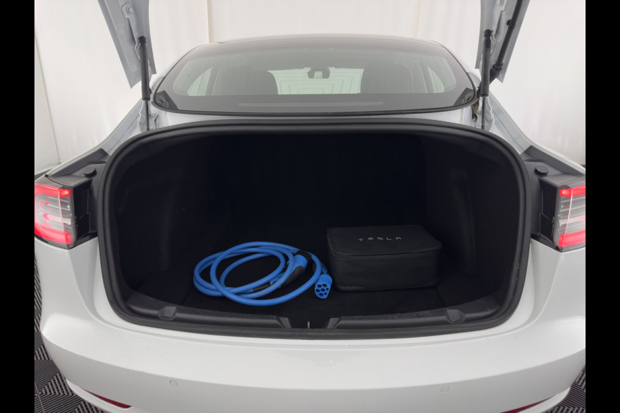 Tesla Model 3 Standard RWD Plus 60 kWh {SOH-99%} [ 3-Fase ] (INCL-BTW) Aut. *PANO | AUTO-PILOT | LUXURY-LEATHER | KEYLESS | FULL-LED | MEMORY-PACK | SURROUND-VIEW | DAB | CARPLAY | DIGI-COCKPIT | LANE-ASSIST | COMFORT-SEATS | TOWBAR | 19"ALU*