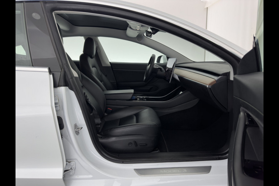 Tesla Model 3 Standard RWD Plus 60 kWh {SOH-99%} [ 3-Fase ] (INCL-BTW) Aut. *PANO | AUTO-PILOT | LUXURY-LEATHER | KEYLESS | FULL-LED | MEMORY-PACK | SURROUND-VIEW | DAB | CARPLAY | DIGI-COCKPIT | LANE-ASSIST | COMFORT-SEATS | TOWBAR | 19"ALU*