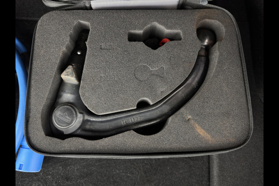 Tesla Model 3 Standard RWD Plus 60 kWh {SOH-99%} [ 3-Fase ] (INCL-BTW) Aut. *PANO | AUTO-PILOT | LUXURY-LEATHER | KEYLESS | FULL-LED | MEMORY-PACK | SURROUND-VIEW | DAB | CARPLAY | DIGI-COCKPIT | LANE-ASSIST | COMFORT-SEATS | TOWBAR | 19"ALU*