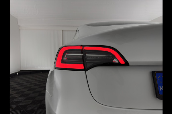 Tesla Model 3 Standard RWD Plus 60 kWh {SOH-99%} [ 3-Fase ] (INCL-BTW) Aut. *PANO | AUTO-PILOT | LUXURY-LEATHER | KEYLESS | FULL-LED | MEMORY-PACK | SURROUND-VIEW | DAB | CARPLAY | DIGI-COCKPIT | LANE-ASSIST | COMFORT-SEATS | TOWBAR | 19"ALU*