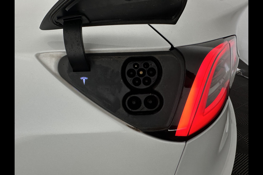 Tesla Model 3 Standard RWD Plus 60 kWh {SOH-99%} [ 3-Fase ] (INCL-BTW) Aut. *PANO | AUTO-PILOT | LUXURY-LEATHER | KEYLESS | FULL-LED | MEMORY-PACK | SURROUND-VIEW | DAB | CARPLAY | DIGI-COCKPIT | LANE-ASSIST | COMFORT-SEATS | TOWBAR | 19"ALU*