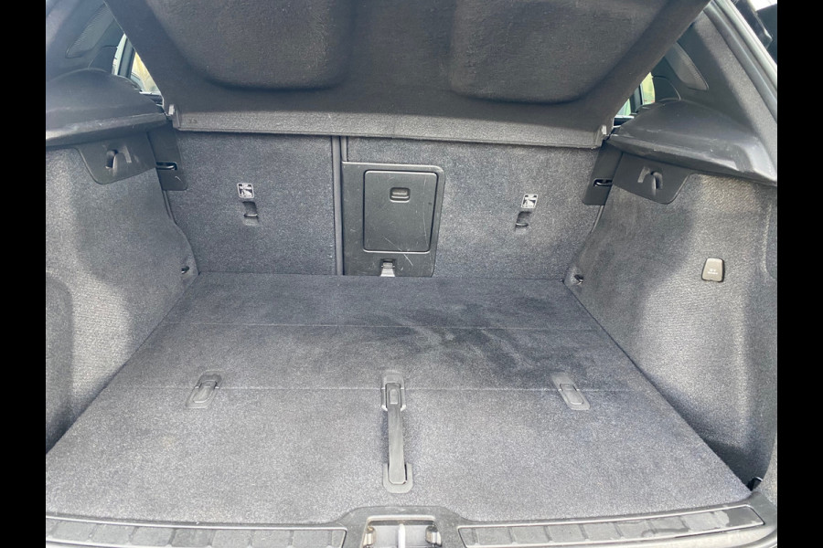 Volvo XC40 Recharge P8 AWD R-Design Panoramadak Vol Leder 92% SOH NL-Auto Rijklaarprijs!